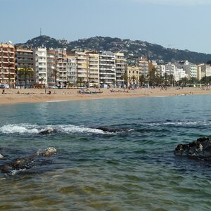 Чем заняться в Ллорет-де-Мар: достопримечательности, пляжи Коста-Брава и поездки по Каталонии