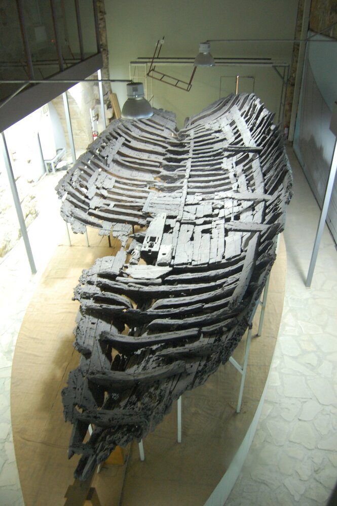 Древнему кораблю целых 2300 лет - это самая ранняя находка торгового судна