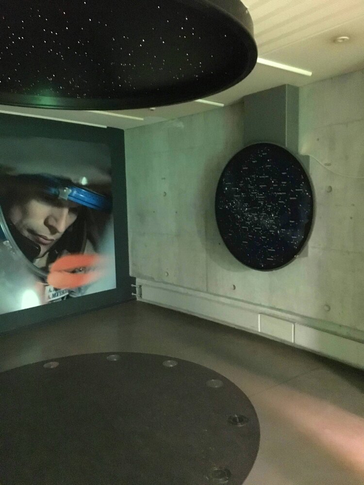 Залы музея похожи на космический корабль