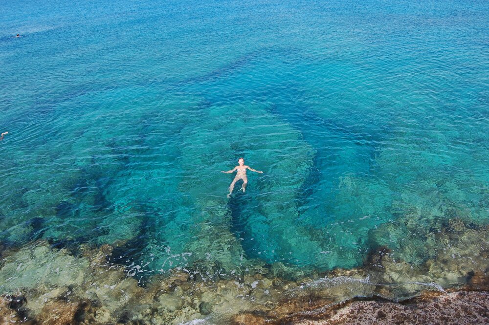 Если вам надоело лежать на пляже, отправляйтесь купаться в Голубую лагуну
