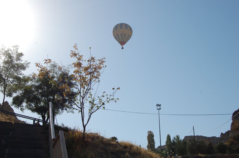 Воздушный шар в небе Каппадокии