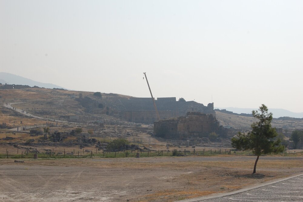Театр на территории Иераполиса - один из крупнейших античных театров в мире