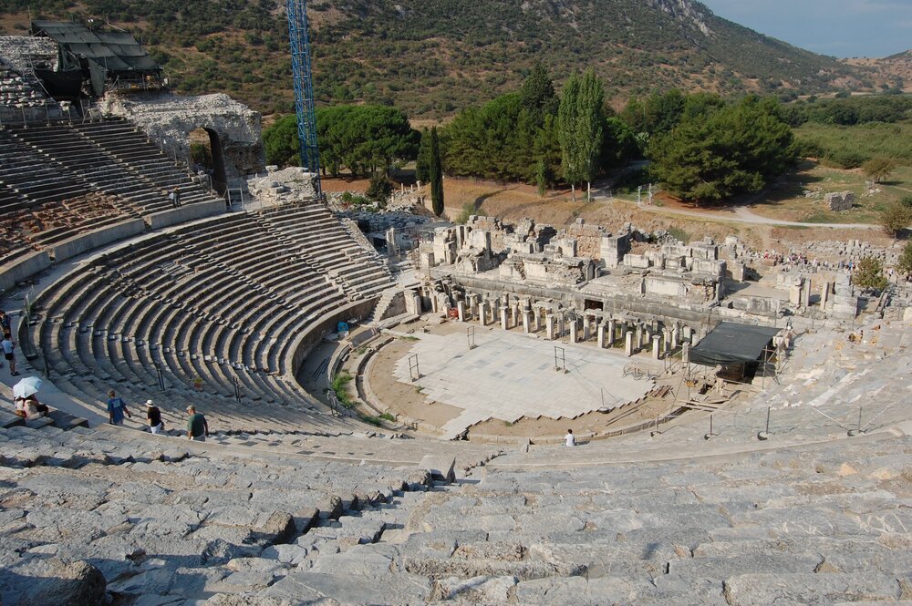 В Театре Эфеса помещалось 25 тысяч зрителей