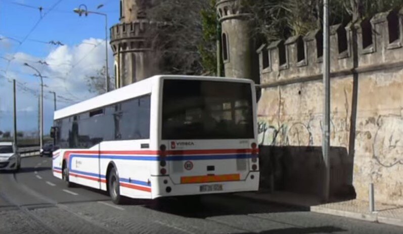 Так выглядят автобусы маршрута 035 Лиссабон-Синтра.