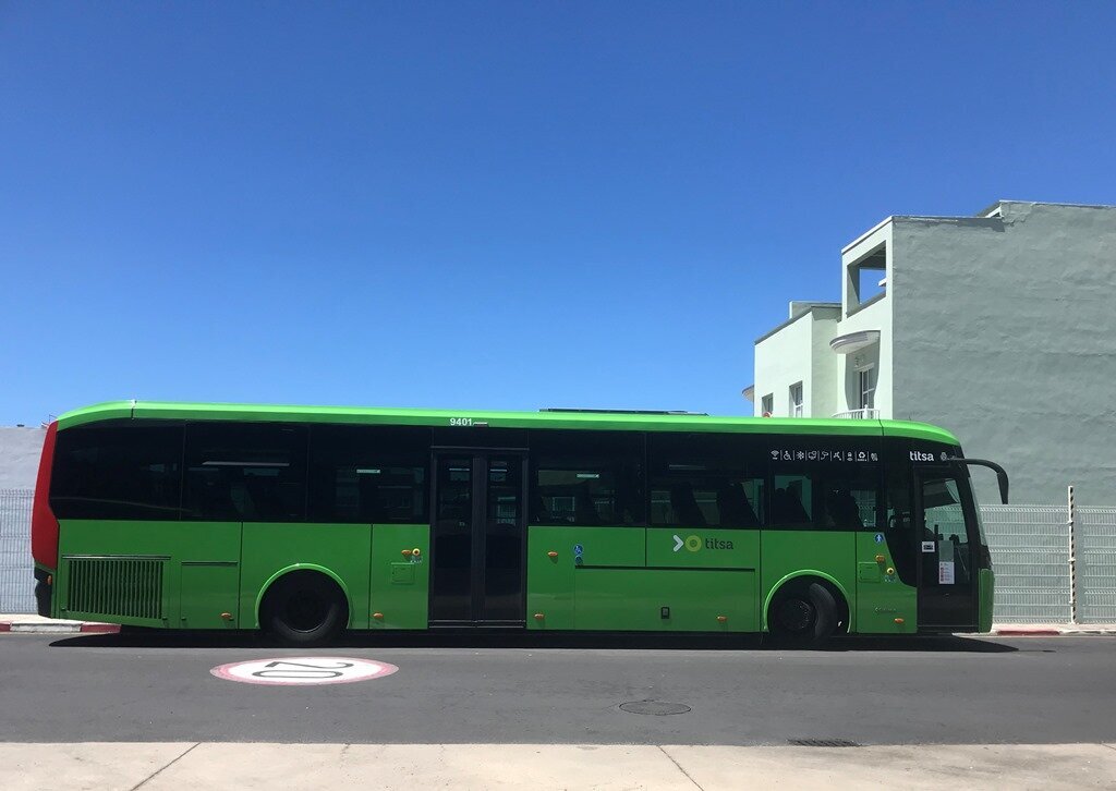 Все автобусы TITSA зеленого цвета