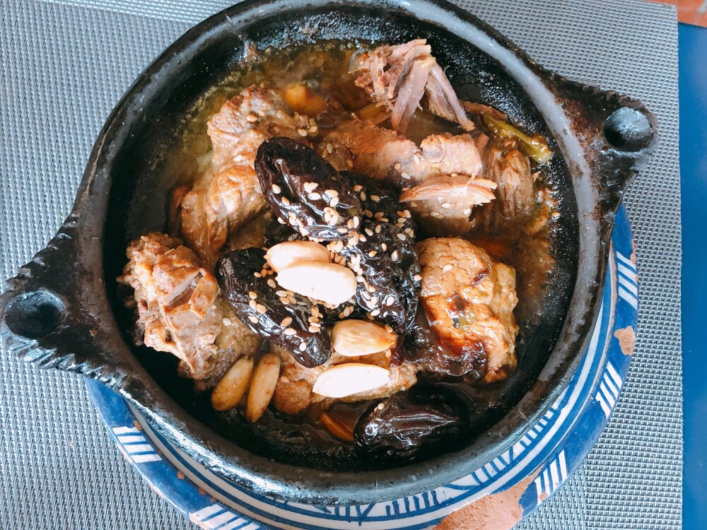 Мясо с черносливом у марокканцев получается очень вкусным