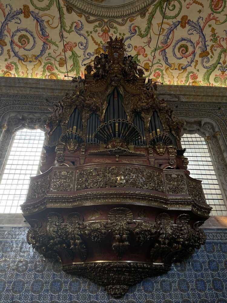 Орган рабочий — он до сих пор используется для концертов и религиозных церемоний.