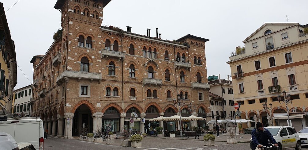 Что посмотреть в Тревизо за один день: достопримечательности города-спутника Венеции