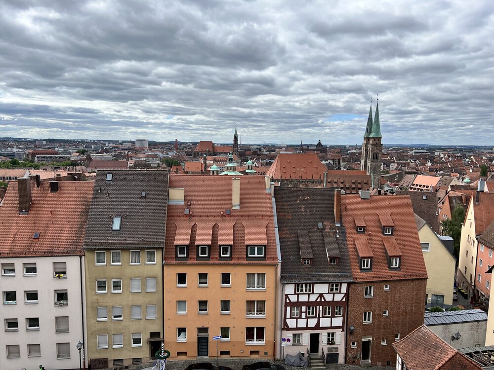Вид на город со стен Нюрнберга замка - бесплатно