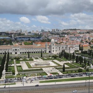 Lisbon. How to get from Portela Airport to the center by public transport