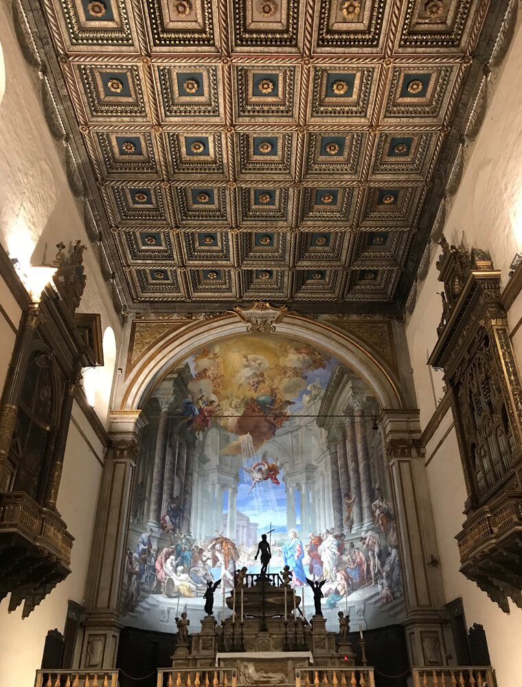 Church of Santissima Annunziata: ceiling and altar frescoes