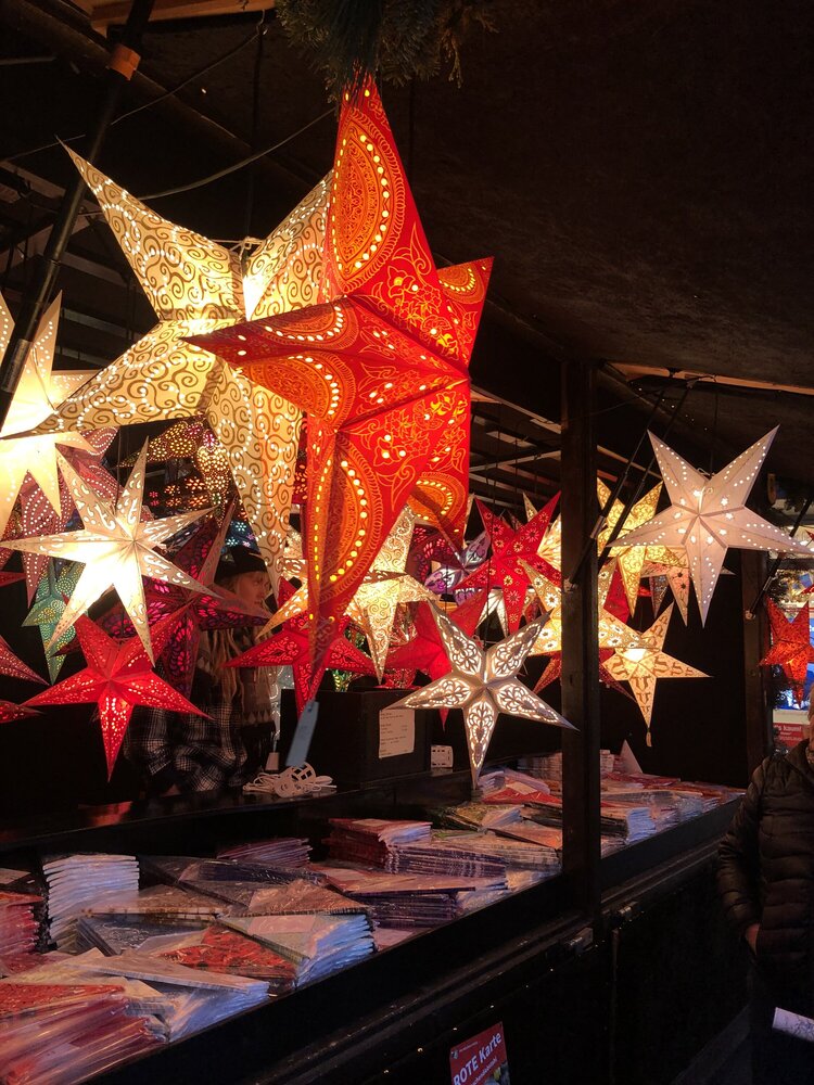 Paper lanterns in the shape of a star - a typical German Christmas decoration