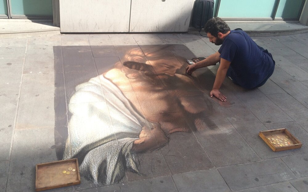 Street artist in Pisa