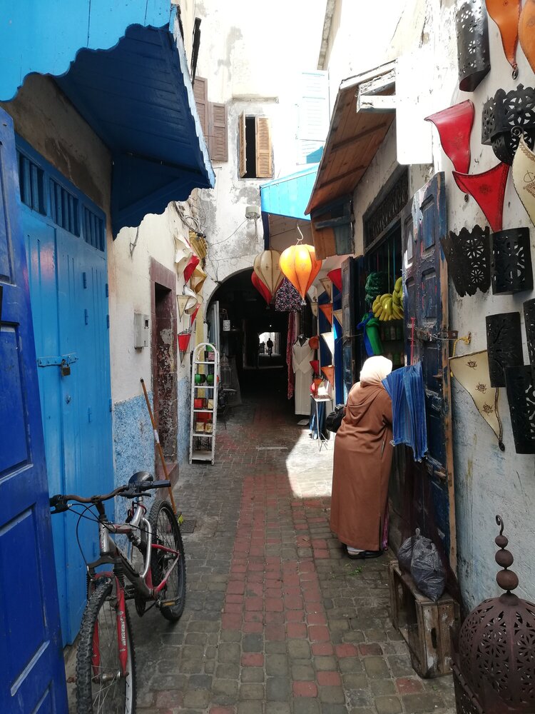 The ordinary life of the inhabitants of Essaouira.