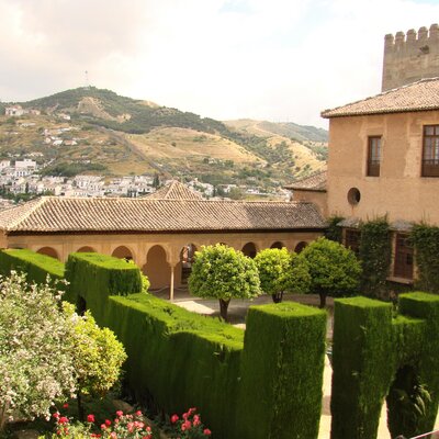 Alhambra Palaces and Gardens: How to organize a self-guided tour