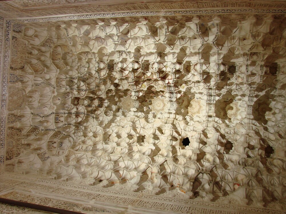 The ceiling in the Lions Palace