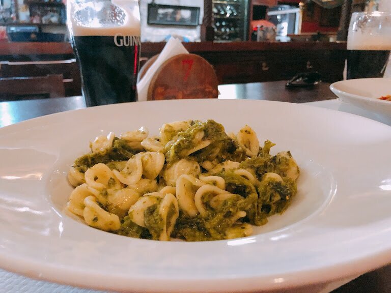 Orecchiette with turnip tops (Orecchiette con le cime di gara)