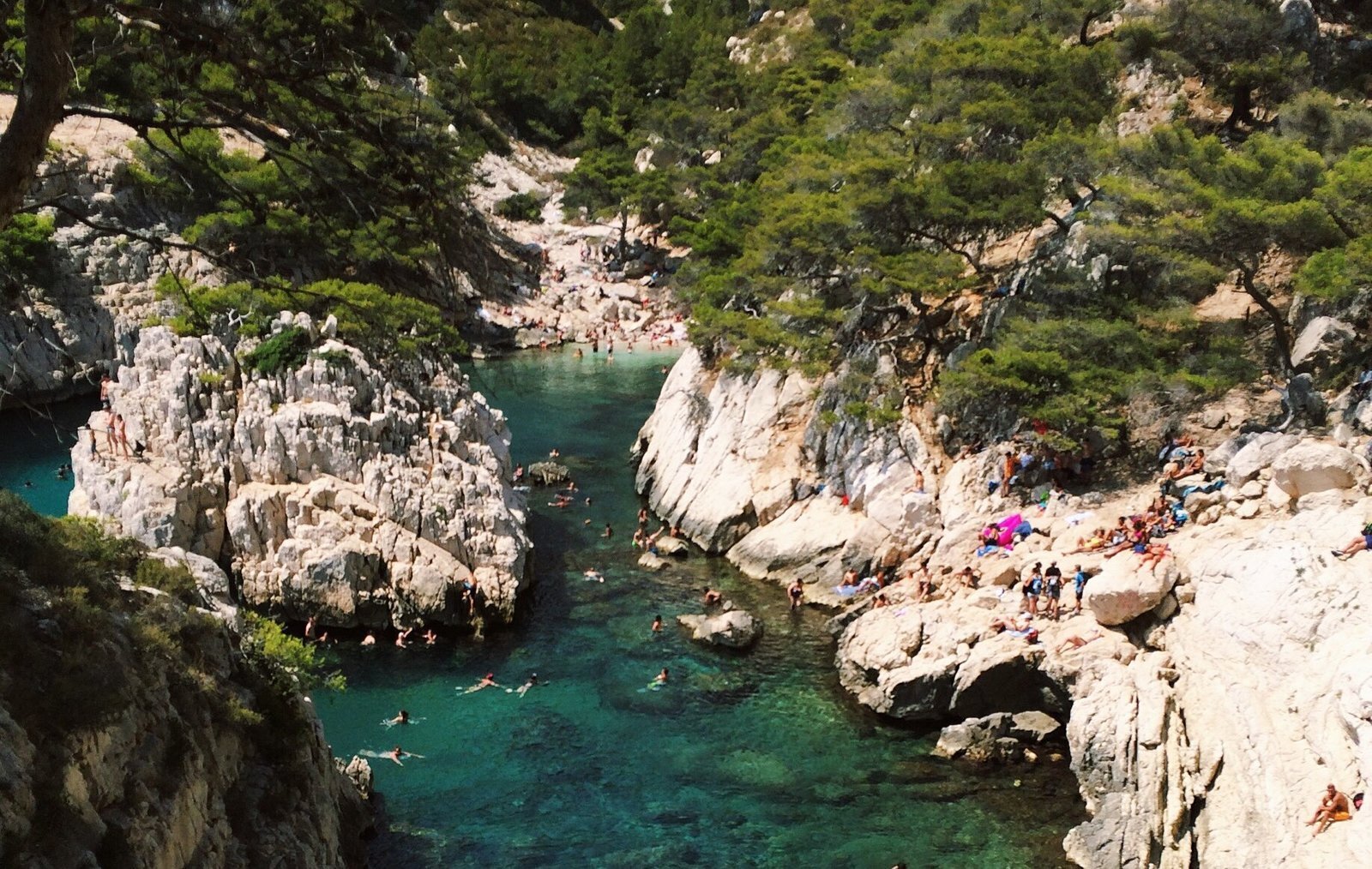 Parc Calanques and Friulian Islands: how to get to the best wild beaches near Marseille