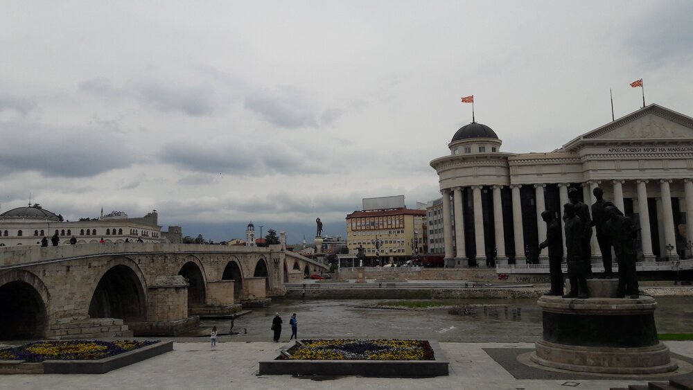 Каменный мост - вид с Площади Македонии
