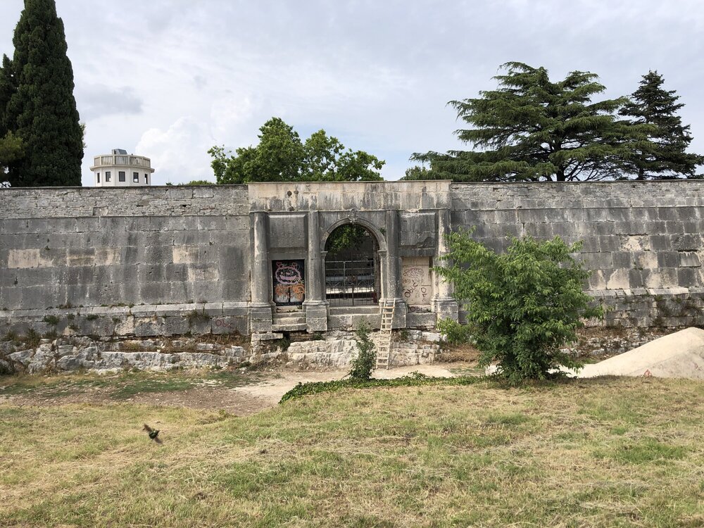 Old gate, not working now