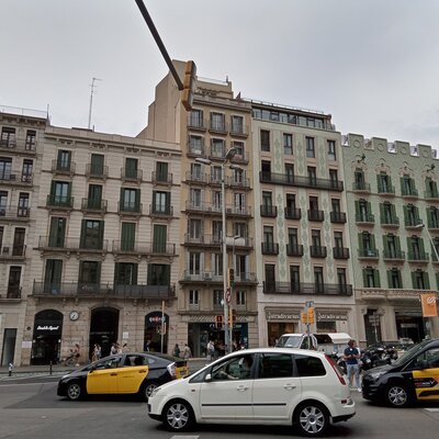 Transportation in Barcelona: all about buses, streetcars, metro, funiculars and bicycles