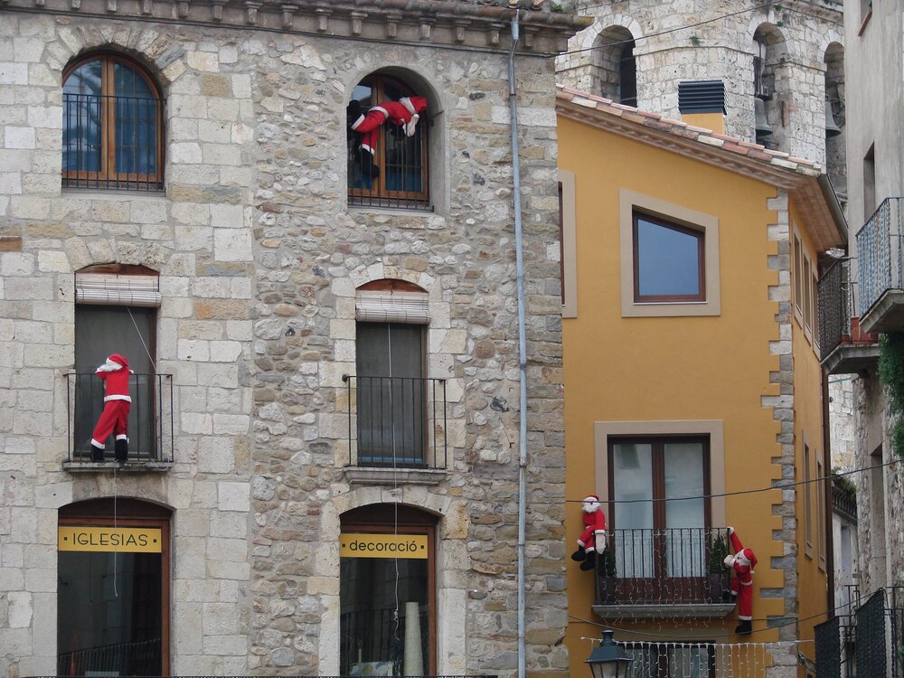 Оформление домов на Рождество в Каталонии