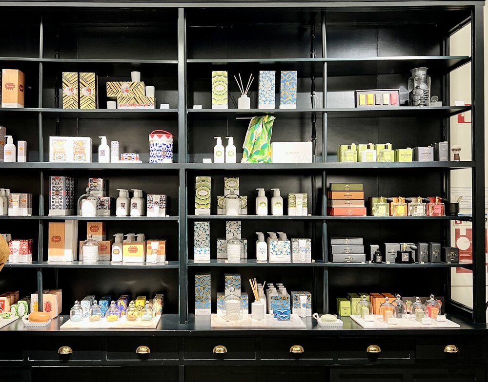 В магазине Claus Porto самый большой выбор их продукции: косметика и парфюмерия